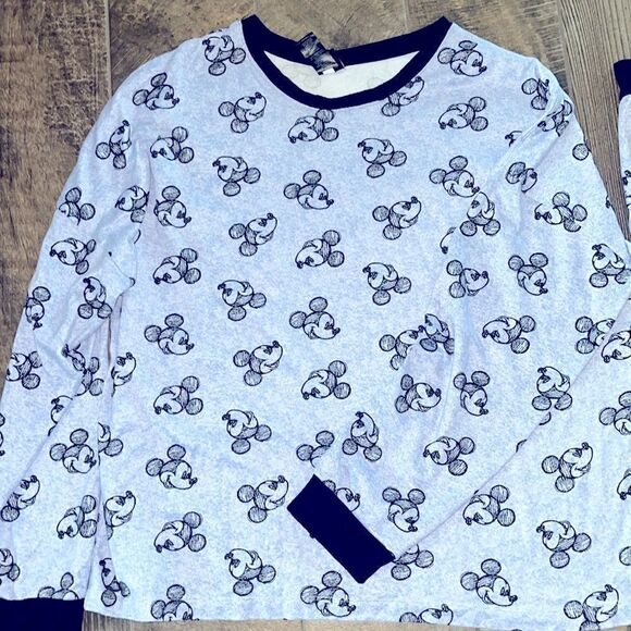 Disney (Mickey Mouse) 2 pc pajama’s set - Picture 2 of 5